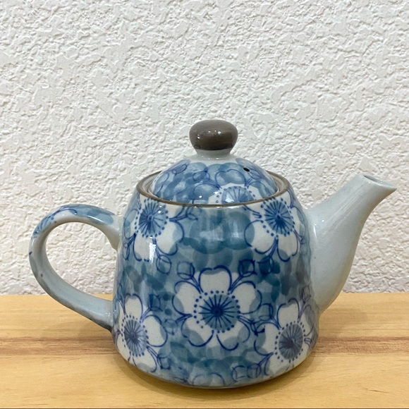 Vintage Asian Blue Floral Porcelain Teapot - Picture 4 of 13